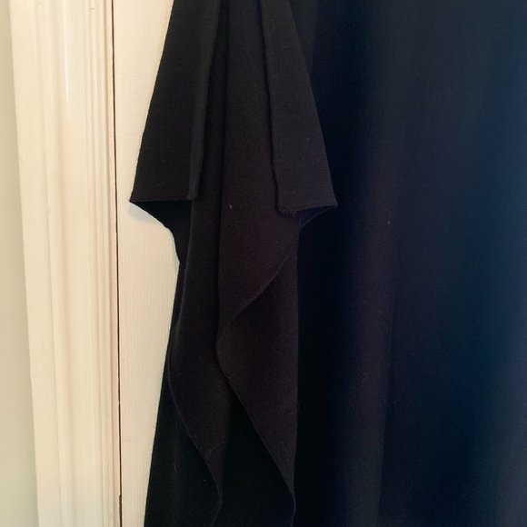 Women's Poncho..one size...new without tags - Picture 3 of 5